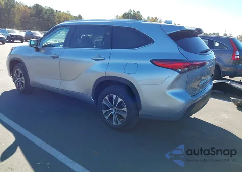 2021 Toyota Highlander Xle из США, поврежденный, VIN 5TDHZRAH8MS039438